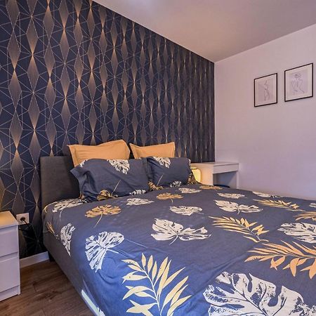 Eden Park - Appartement Terrasse Шеси Екстериор снимка